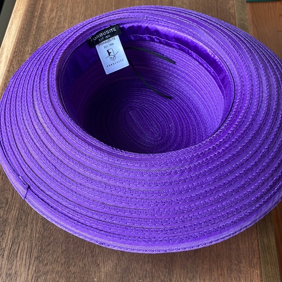 Purple bucket hat with bow adjustable string. - Picture 3 of 4